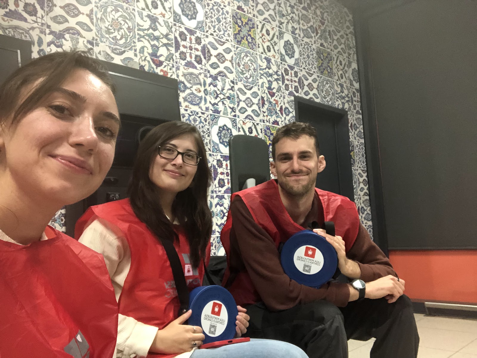 Um momento — Atividade 2 — Atis e Kader